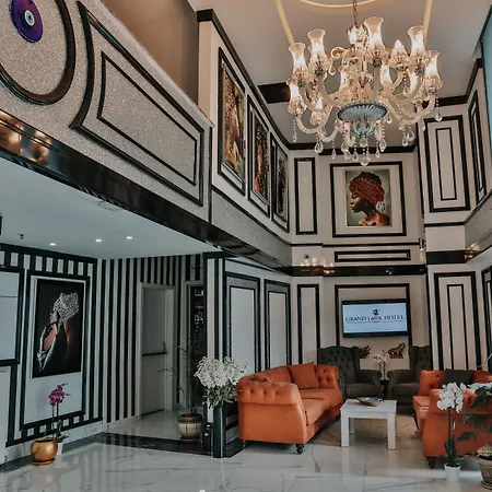 Hotel Grand Lark
