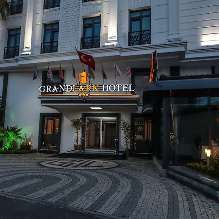 Hotel Grand Lark Aydinli