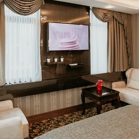 Grand Lark Hotel 3*