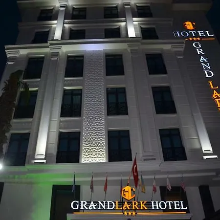 Grand Lark 3* Adalar
