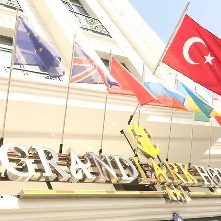 Grand Lark Adalar