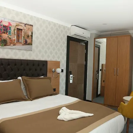 Grand Lark Aydinli
